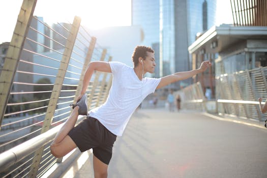 dynamic vs static stretching for mobility - Real-world scenario: building hip mobility for running