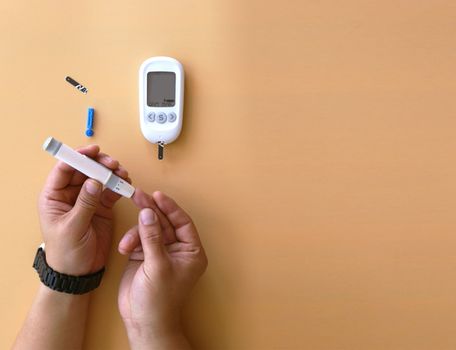 CGM vs finger prick glucose accuracy - Side-by-side comparison: accuracy, timing, and error sources