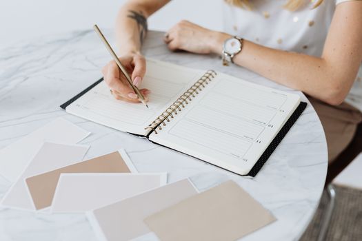 deep work vs shallow work scheduling - Why mixing deep and shallow work destroys momentum